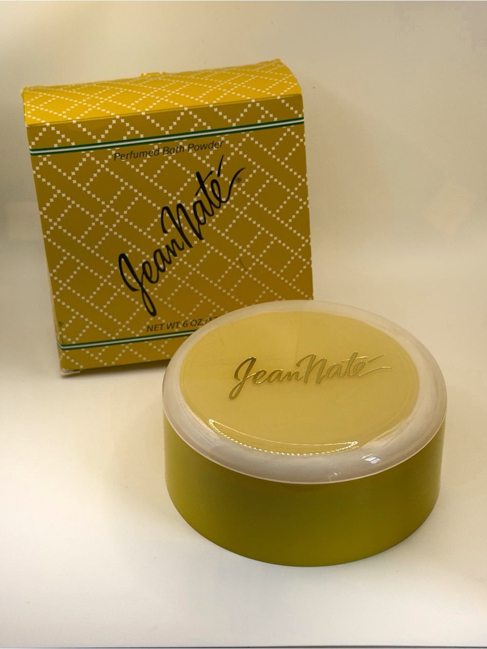 Jean Nate Revlon perfumed bath powder NEW SEALED 6 oz Discontinued in Box + puff